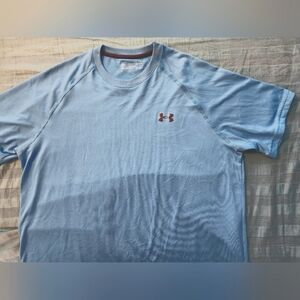 Mens UA shirt